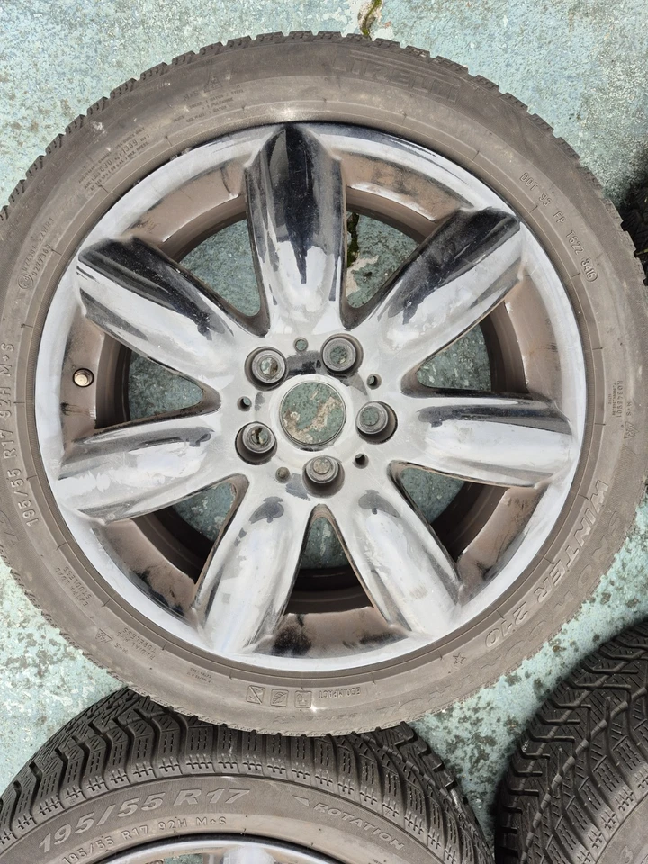 MINI Clubman F54 Winterräder Bridge Spoke 528 Pirelli 195/55R17 92H 7mm 6856059 - Bild 4 von 4