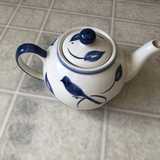 April Cornell 2000 Teapot Blue and White Birdsong Bird and Leaves