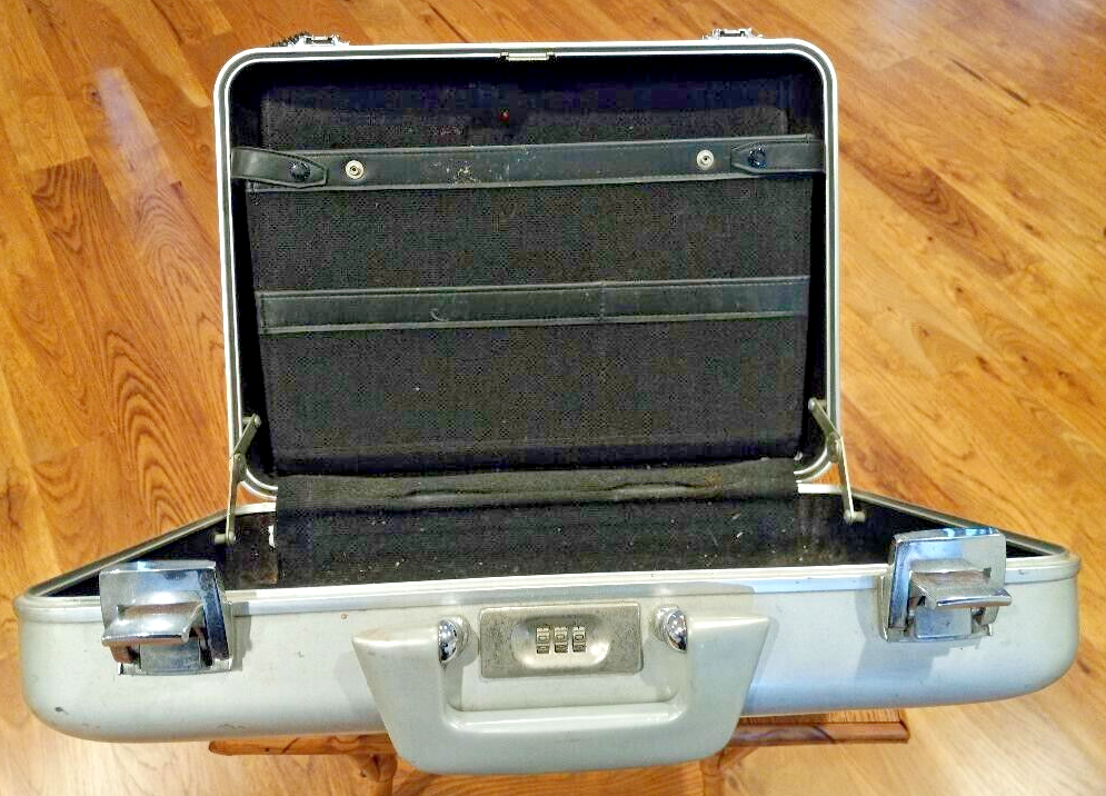 ZERO HALLIBURTON Elite by ZERO Attache Case Aluminum Briefcase | eBay ZERO HALLIBURTON Elite by ZERO Attache Case Aluminum Briefcase | eBay