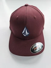 Volcom Men's Full Stone Flexfit S/M Men's Black Hat Baseball Cap Maroon NWT
