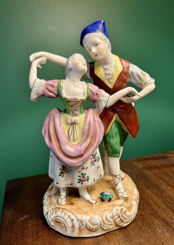 VINTAGE FIGURINE - MADE IN OCCUPIED JAPAN - DANCING COUPLE - Picture 2 of 8