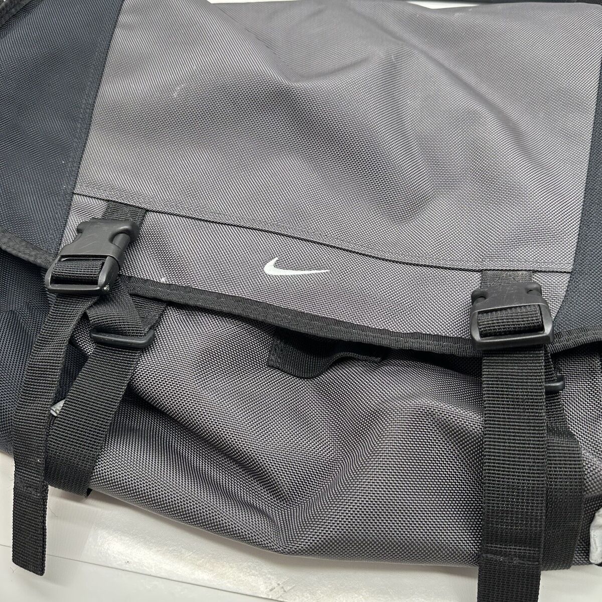 Nike Messenger Bag Black Vintage Crossbody Flap Travel Carry Nike Messenger Bag Black Vintage Crossbody Flap Travel Carry