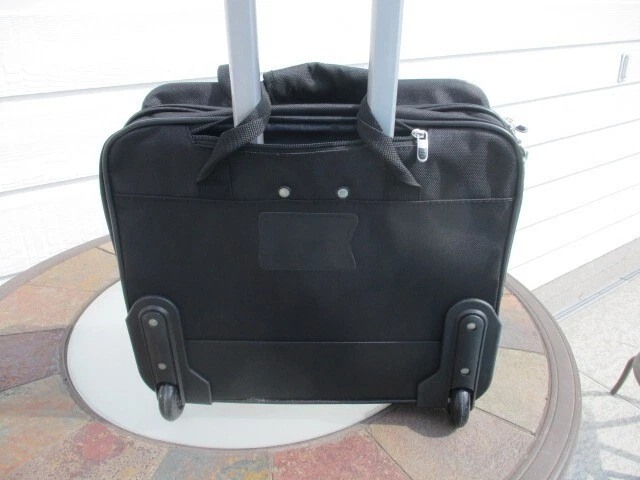 Estuche con ruedas para portátil Targus con mango extensible - se adapta a portátil de 17" - negro Foto 3 de 4