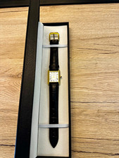 Seiko Armbanduhr rechteckig gold Gehäuse weiß römisch Datum Lederband Box