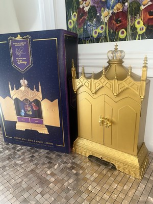 Disney Parks Dornröschen Aurora Gold Schmuckkästchen von Ashley Taylor verpackt