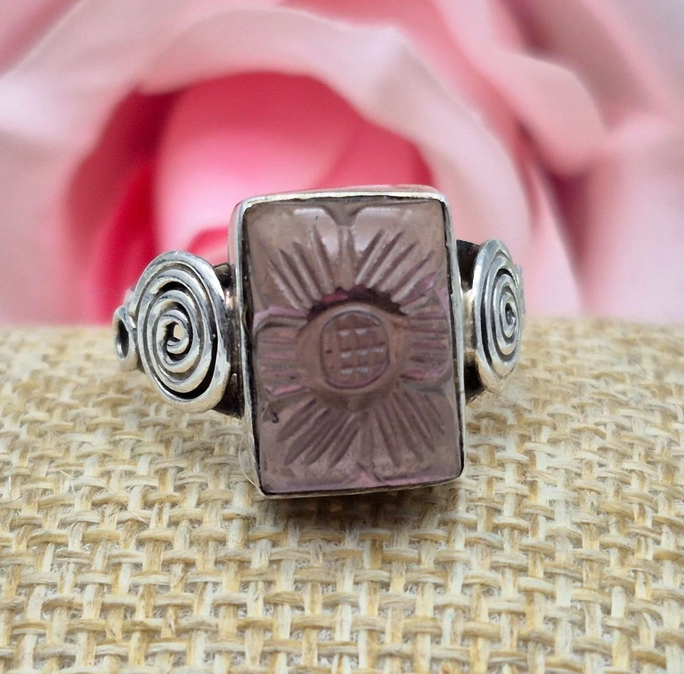Lindo anillo giratorio de plata esterlina talla 8,5 cuadrado púrpura grabado flor boho Foto 3 de 4