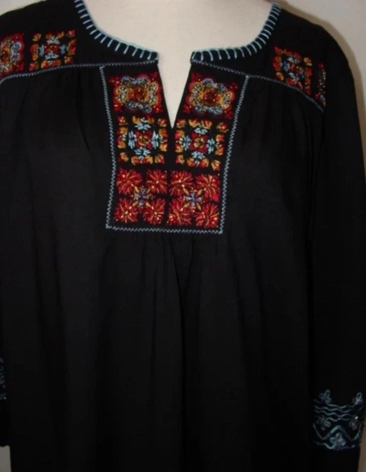 Blusa Top Para Mujer Negra Bordada Krista Lee Rapsody Adornada Mangas 3/4 Foto 3 de 4