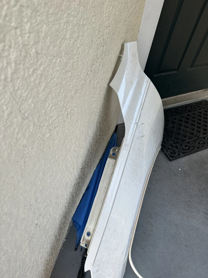 Guardabarros Kia Cadenza blanco 2017 Foto 2 de 2