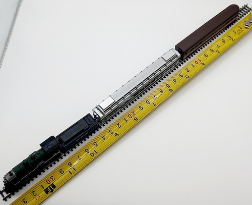 Z Gauge Scale USA Rio Grande Locomotive Engine + Coaches Model Railway Train - Picture 8 of 8