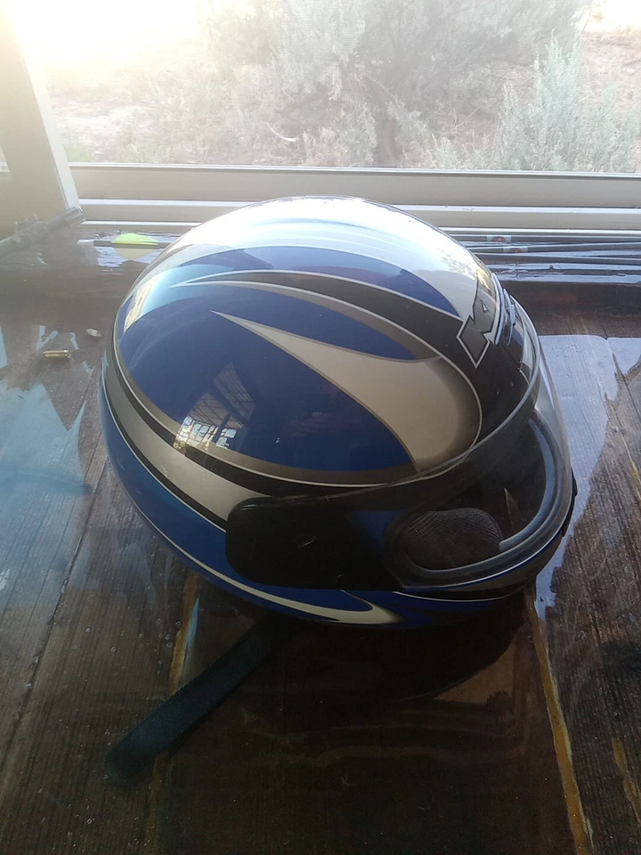 KBC TK-7 Snell DOT M95 Motorcycle Helmet Blue/ White Size L With Face Shield - Image 2 of 4
