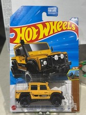 Hot Wheels '15  Yellow Land Rover Defender Double Cab 1/64 Diecast