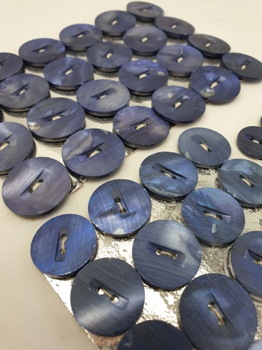 Shell Buttons Round Blue 3 Sizes Carded Bulk Lot Of 70 15mm - 23mm (52880) - Picture 7 of 8