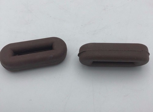 Martingale Stops in Brown Rubber - Picture 3 of 4