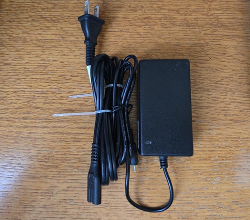Tongyu LI-ION Battery Charger Power Adapter 3P10-L1012 8.4V 3A - Picture 5 of 5