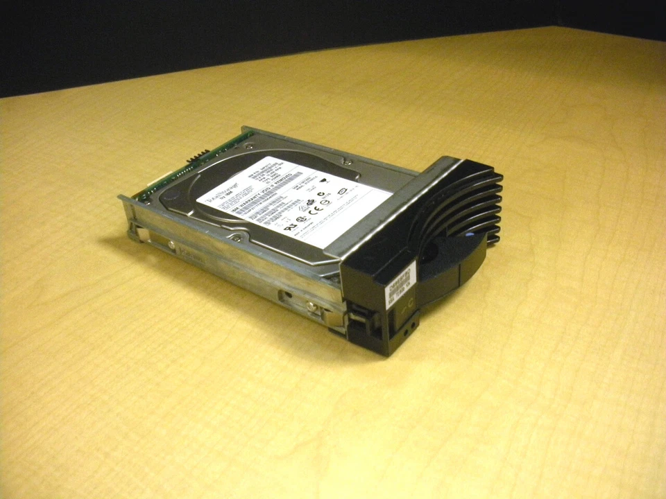 IBM 24P3717 72GB 10K 3.5in SSA Hard Drive - Image 2 of 4