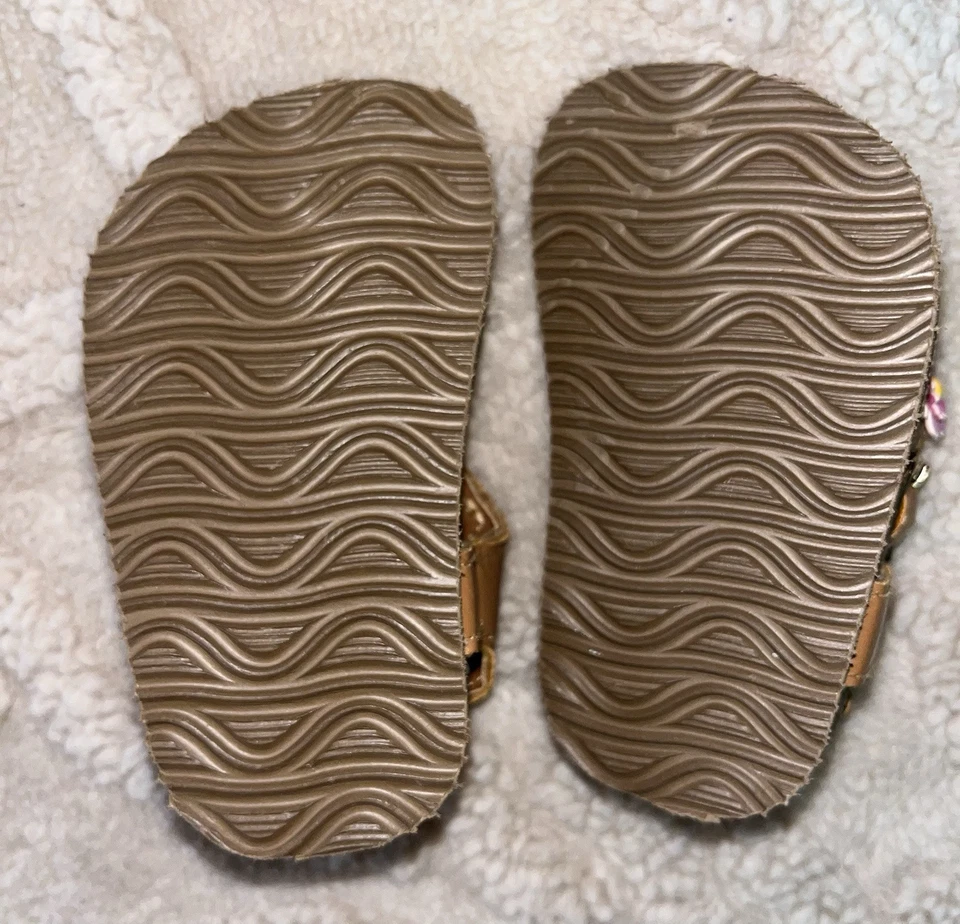 Sandalias de Tanga Floral Multicolor Marrón Bebé Niña Nuevas sin Etiquetas con Correa Ajustable, Talla 2 Foto 3 de 4