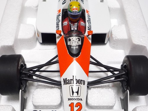 MINICHAMPS 1:18 McLAREN HONDA MP4/4 A. SENNA WORLD CHAMPION 1988 "Marlboro" - Imagen 5 de 16