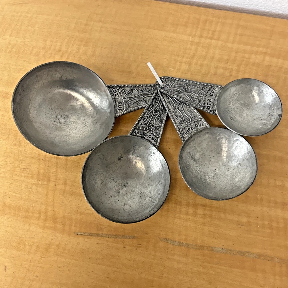 Crosby Taylor Bamboo Pattern Set of 4 Measuring Cups Pewter - Image 3 of 4