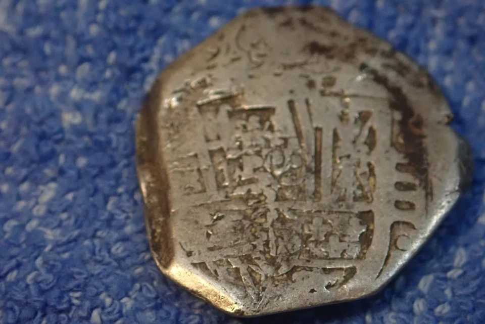 ESPANHA: PRATA RARA 4 REALES "COB" GOLPE DUPLO NO VERSO - Imagem 3 de 4