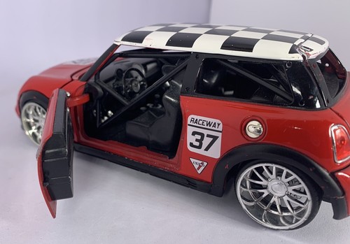 Jada Toys Dub City 2007 Mini Cooper S 1:24 Raceway 37 - Picture 13 of 15