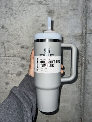 Stanley Quencher H2.0 Tumbler Straw Cup 30oz Flint Grey Gray NWT 