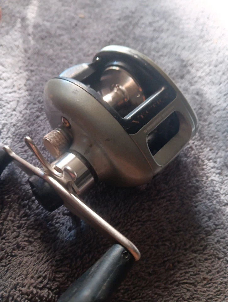 Carrete de baitcasting vintage Browning Arms Vectra pesca bajo perfil lubina Foto 4 de 4