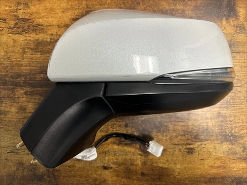 TOYOTA COROLLA CROSS LEFT SIDE DOOR MIRROR HEAT BLINDSPOT WIND CHILL 8 WIRE OEM