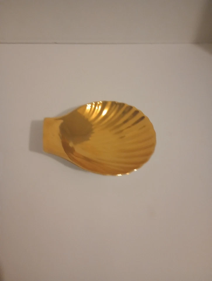22Kt Gold Plated Scalloped Shell, Apilco France Candy Nut Dish 4-7/8" x 4-1/4" - Image 2 of 4