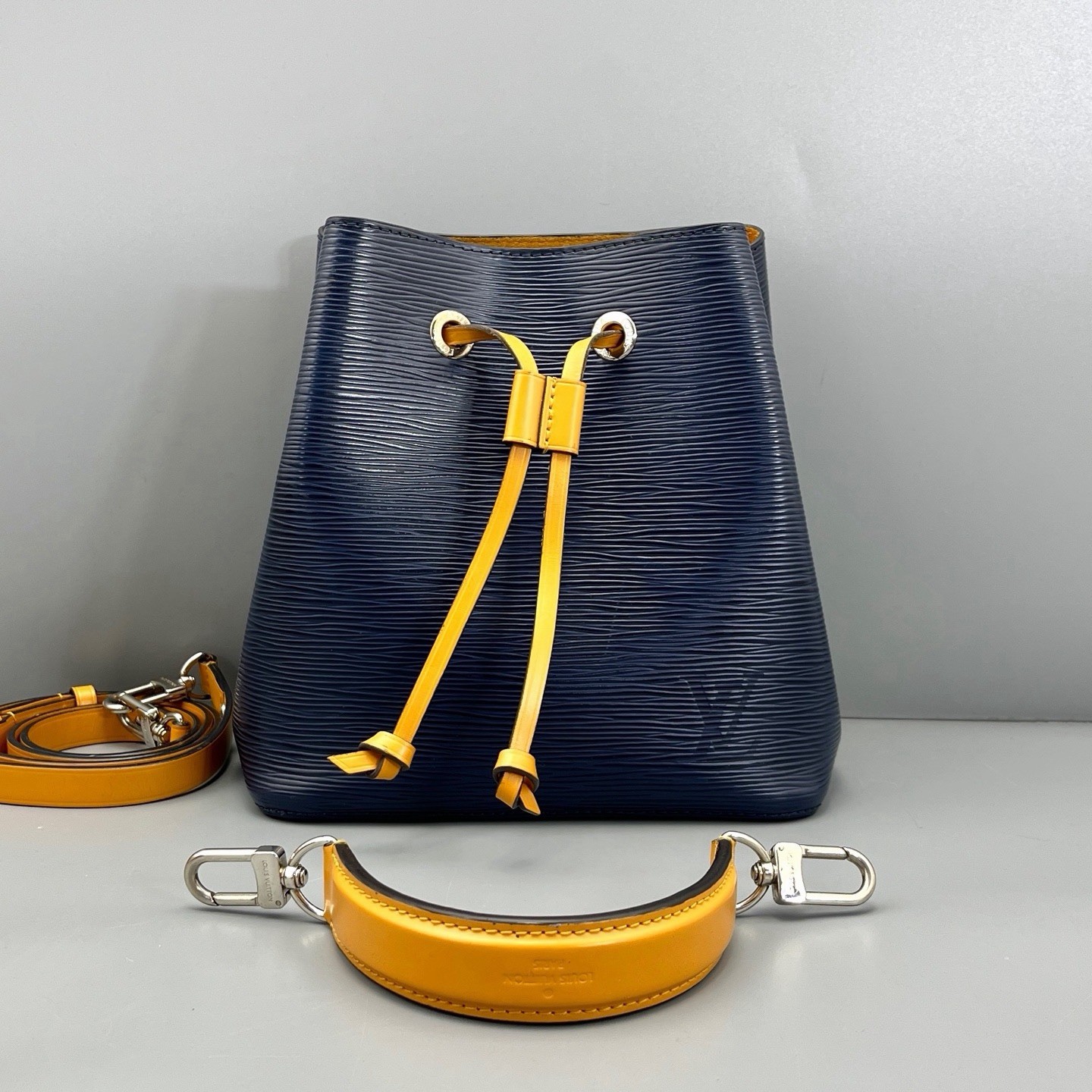 Authentic Louis Vuitton Neonoe BB Bucket Bag Navy Epi Leather Orange Drawstring 