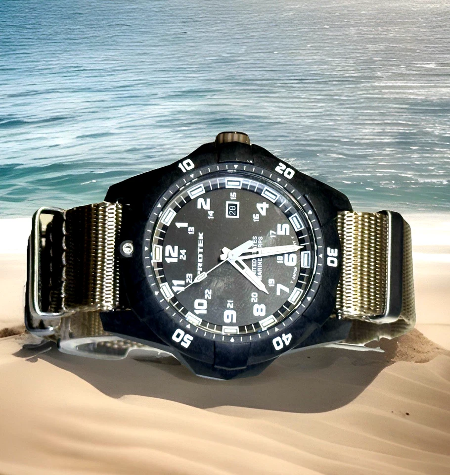 Reloj de buceo ProTek PT1016D USMC con caja de carbono, esfera de arena negra y del desierto, 2 correas Foto 2 de 4