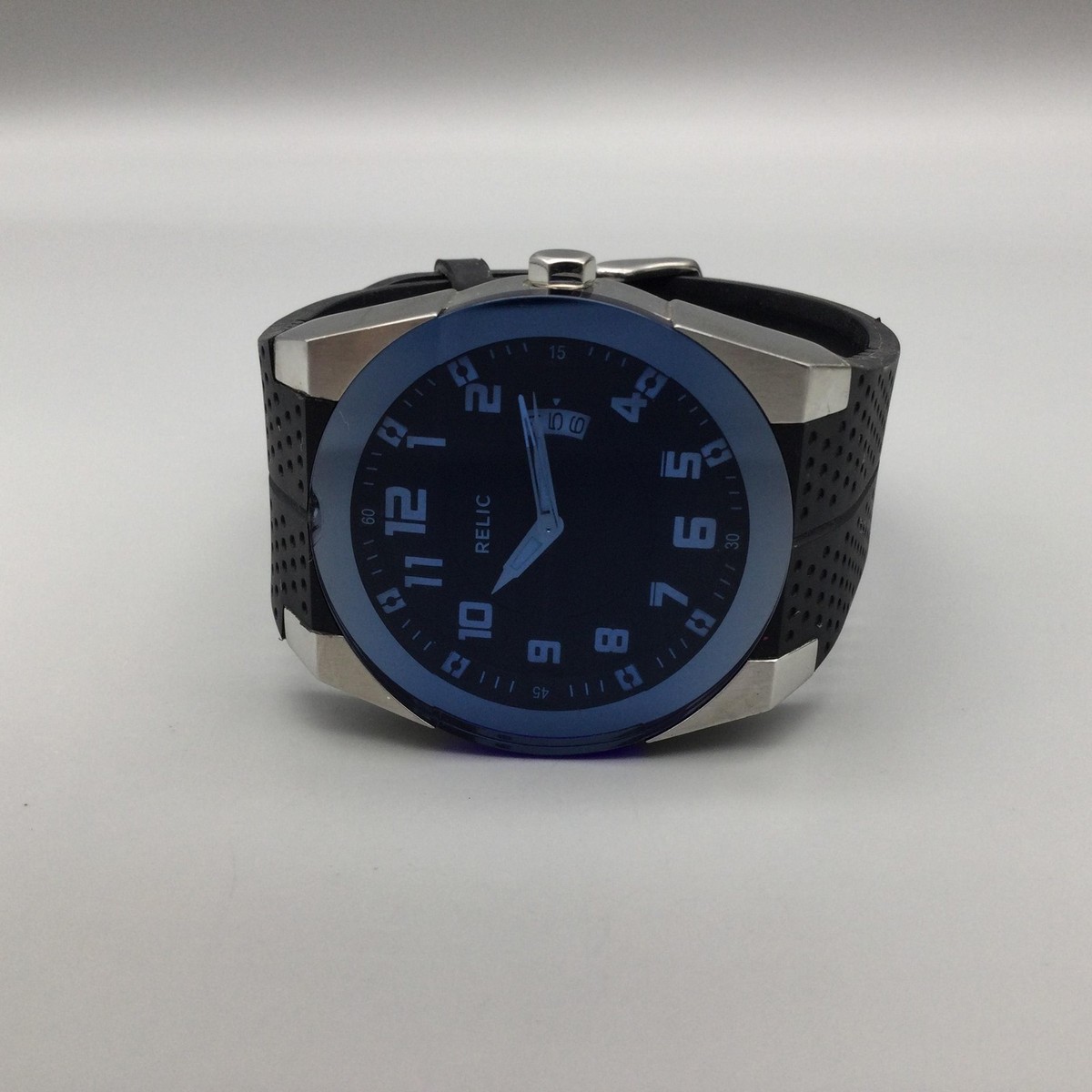 Relic Watch Mens 42mm Black Blue Dial Date ZR11861 CHIPPED CRYSTAL