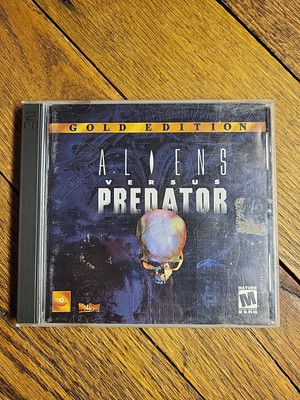 Aliens Vs Predator Gold Edition Vintage Game Millenium Exp Pack Discs PC CD-ROM 