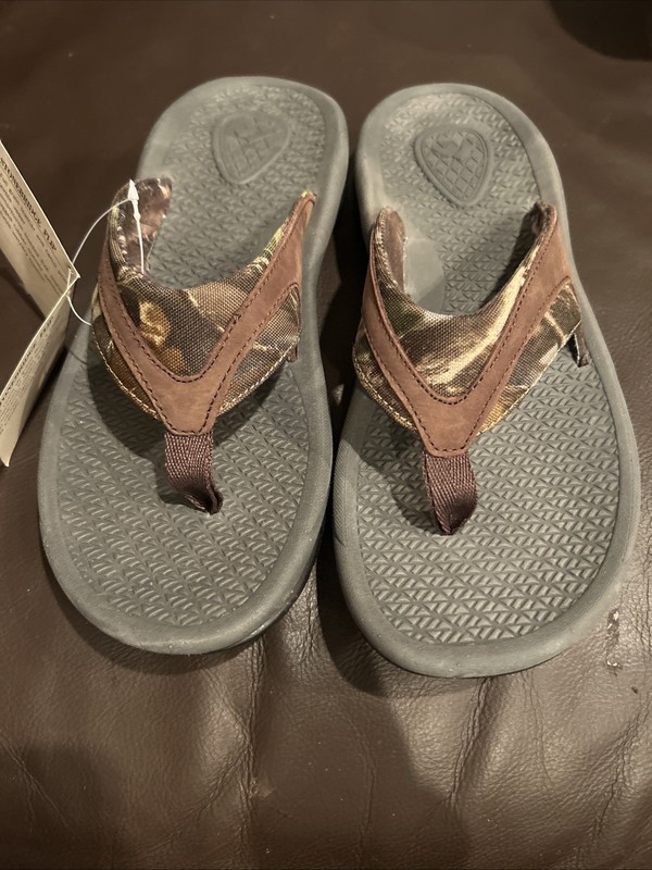 Red Head Men’s Sandals Size 9 Grain Leather And Camo Print Textile