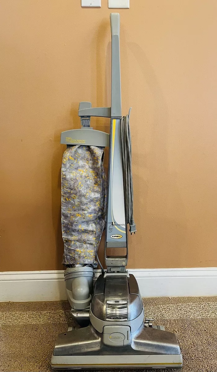 KIRBY VACUUM CLEANER G4 PREOWNED. IN GOOD WORKING CONDITION SEE  DESCRIPTION.