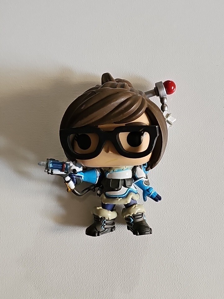 FUNKO POP! Overwatch オーバーウォッチ　メイ　Mei Amazon.com: POP Funko Overwatch Vinyl Figurine 183 Mei