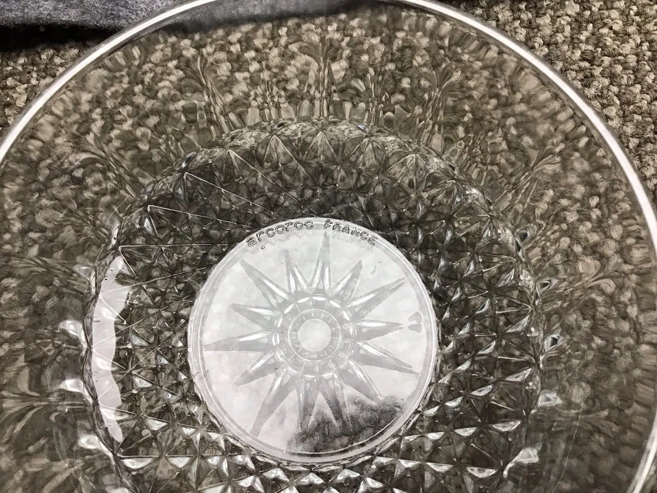 16 Vintage Diamond Point Arcoroc Glass Bowls Made In France All In Excellent - Image 3 of 4
