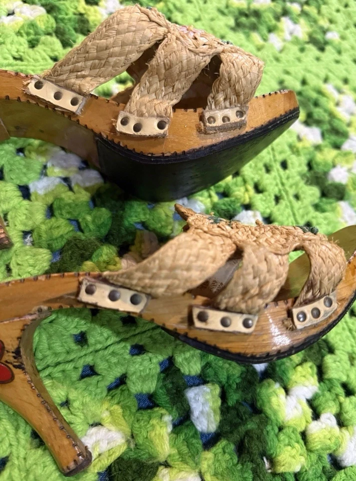 Sandalias sin cordones vintage de madera de tacón alto de mula zapatos Italia florales como están Foto 4 de 4