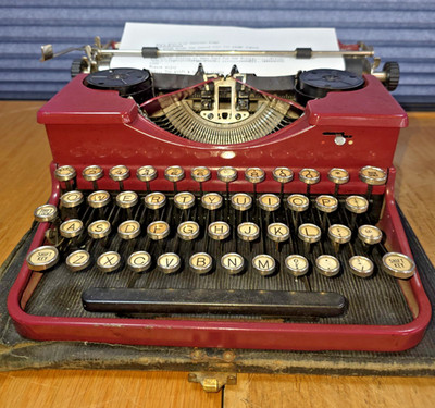 Royal P ''1929'' Maroon Elite Portable Typewriter w/ Case, Adjusted and oiled,