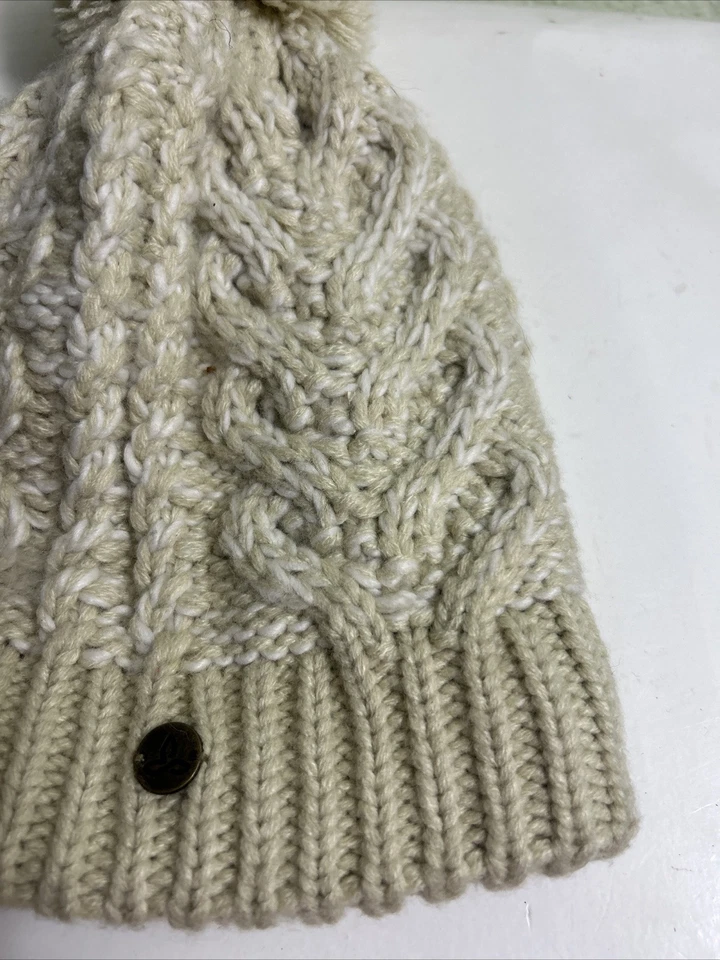 Prana Felicity Gorro Pom Pom Tejido Talla Única Acrílico Poliéster Beige Foto 2 de 4
