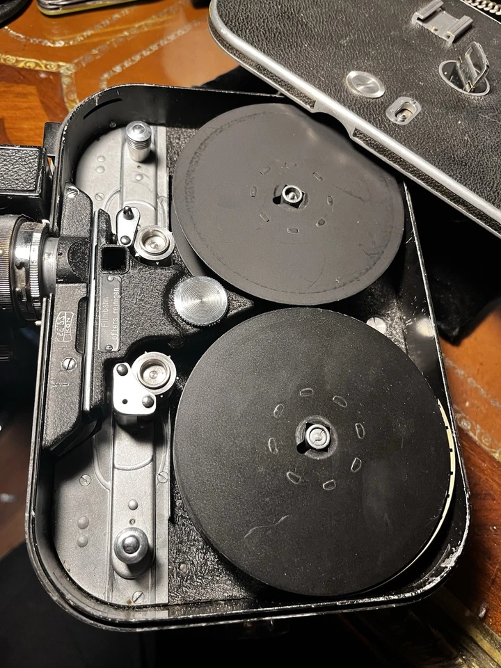 Cámara de película Zeiss Ikon Movikon 16 mm con lentes Sonnar 25 mm f/1,4, 1:4 7,5 cm Foto 3 de 3