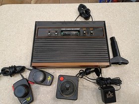 Atari 2600 Console Woody 4-Switch CX-2600 Paddles Joystick Power Supply Trigger