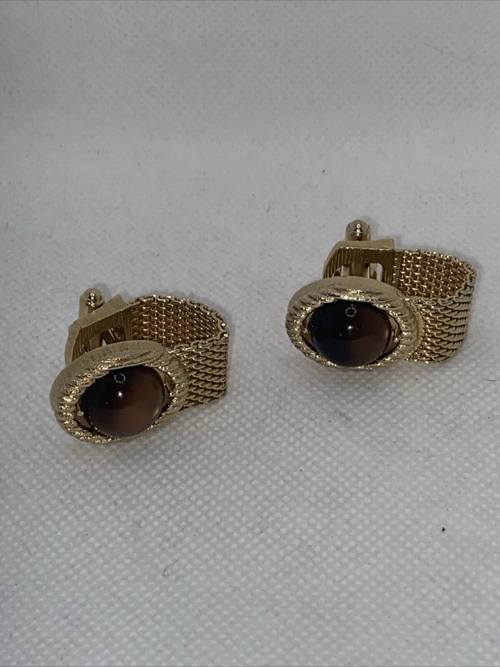 Swank Domed Brown Moonglow Lucite 1960s Mesh Wrap Around Cufflinks And Tie Clip - Image 3 of 4