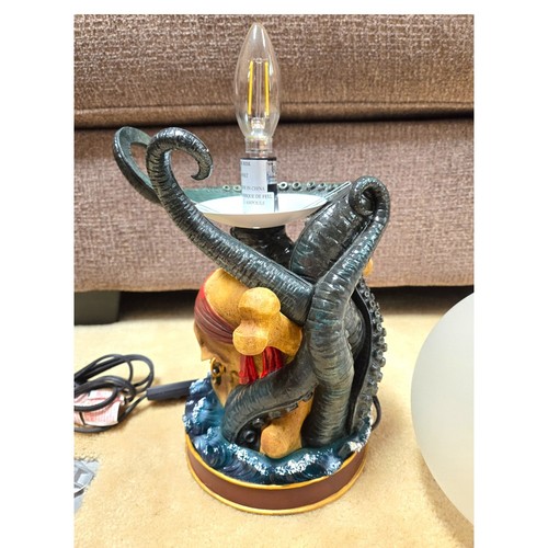New Read! Disney Store Pirates Caribbean At Worlds End Table Lamp Skull Box - Picture 6 of 10