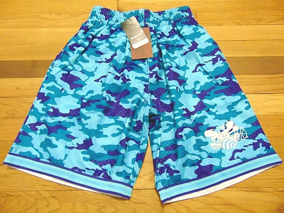 MITCHELL NESS NBA HWC CHARLOTTE HORNETS CAMO MESH SHORTS SIZE S