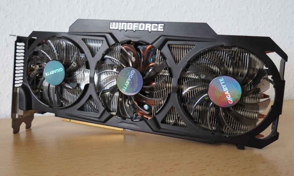 Gigabyte NVIDIA GeForce GTX 770 WINDFORCE GV-N770OC-4GD 4GB GDDR5 Graphics Card - Image 3 of 4