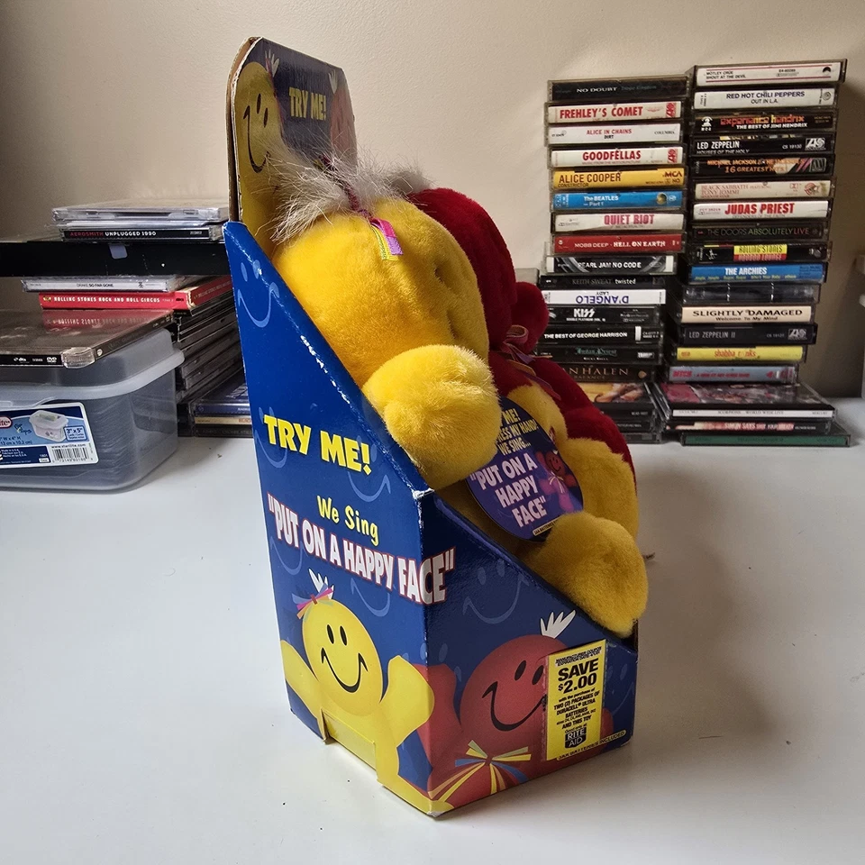 DanDee Vintage Smiley Face Pelúcia cantar “Put On A Happy Face” Novo Estoque Antigo - Imagem 4 de 4