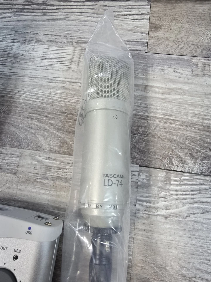 TASCAM LD-74 MICROPHONE & US-122L  W/ CABLES AND STAND With 14" Cable Included - Image 4 of 4