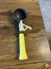 Bonny Products USA Vintage  Ice Cream Scoop, Yellow Handle Size 16
