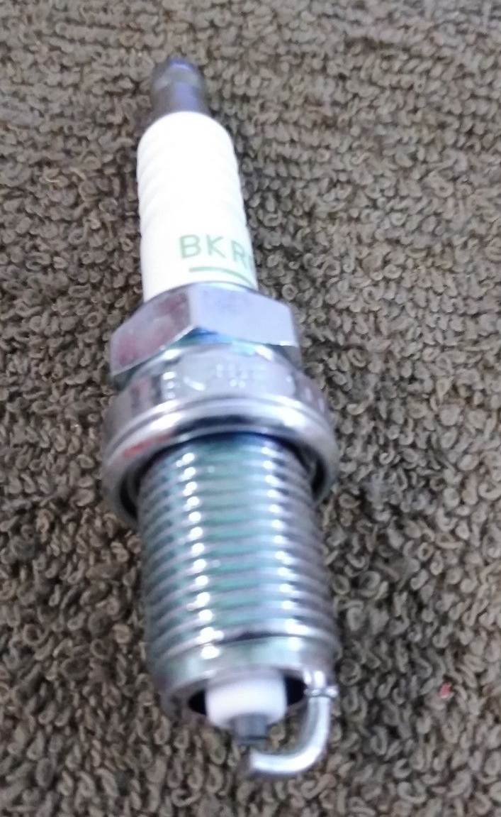 NEW NGK Spark Plug BKR6E / 6962 eBay