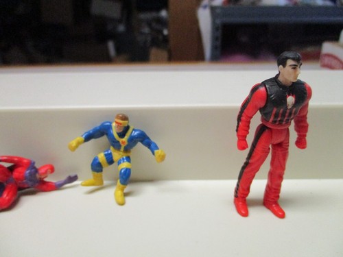 Lot Metal Plastic Marvel DC Toy Figures Green Lantern Cat Woman SuperHeroes J37 - Picture 5 of 6